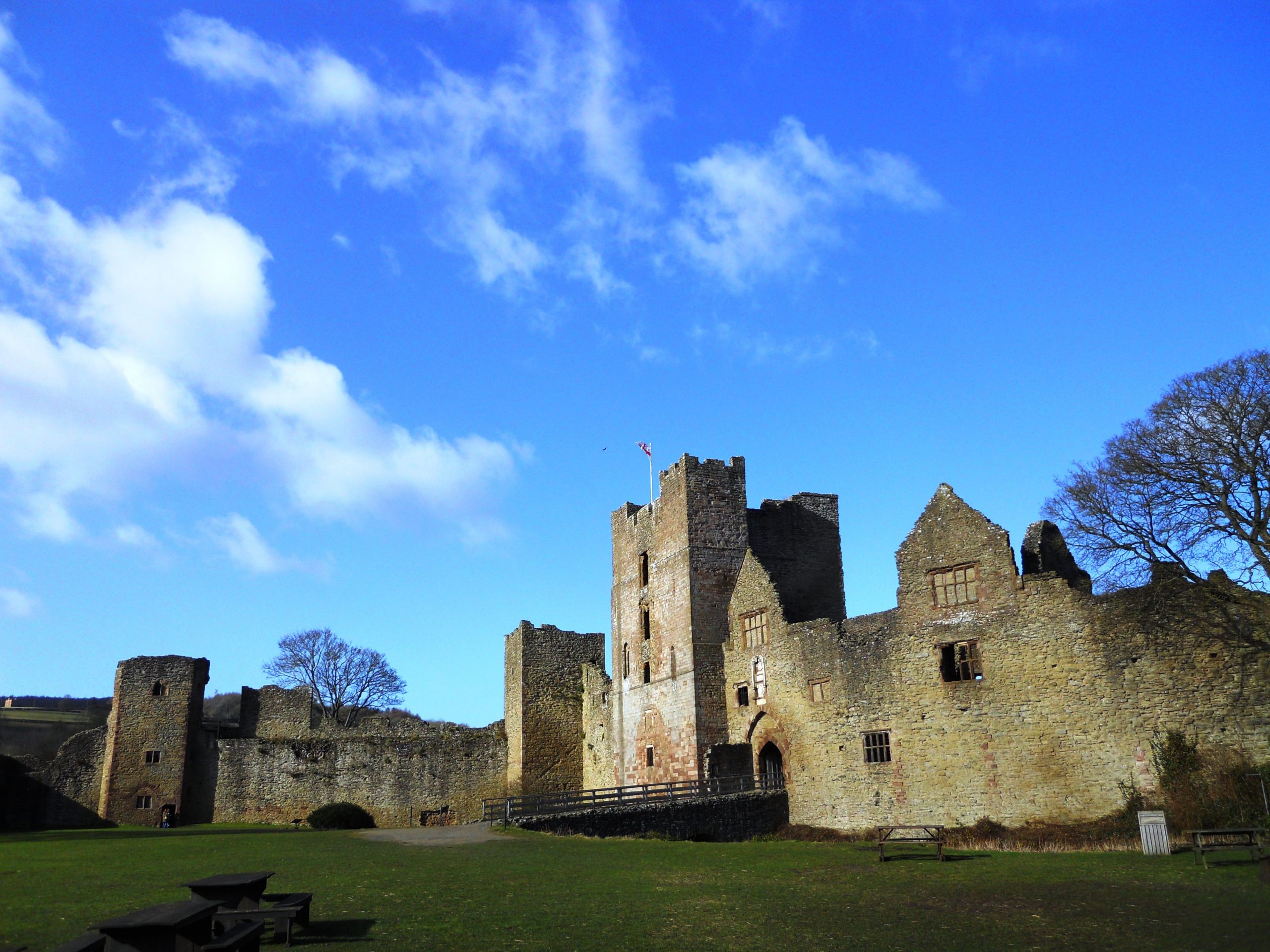 medieval history tours england